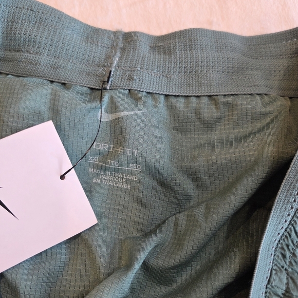 Men's Nike Stride Dri-FIT Running Shorts - Green - Standard Fit - 5" Inseam  XXL - Picture 4 of 13